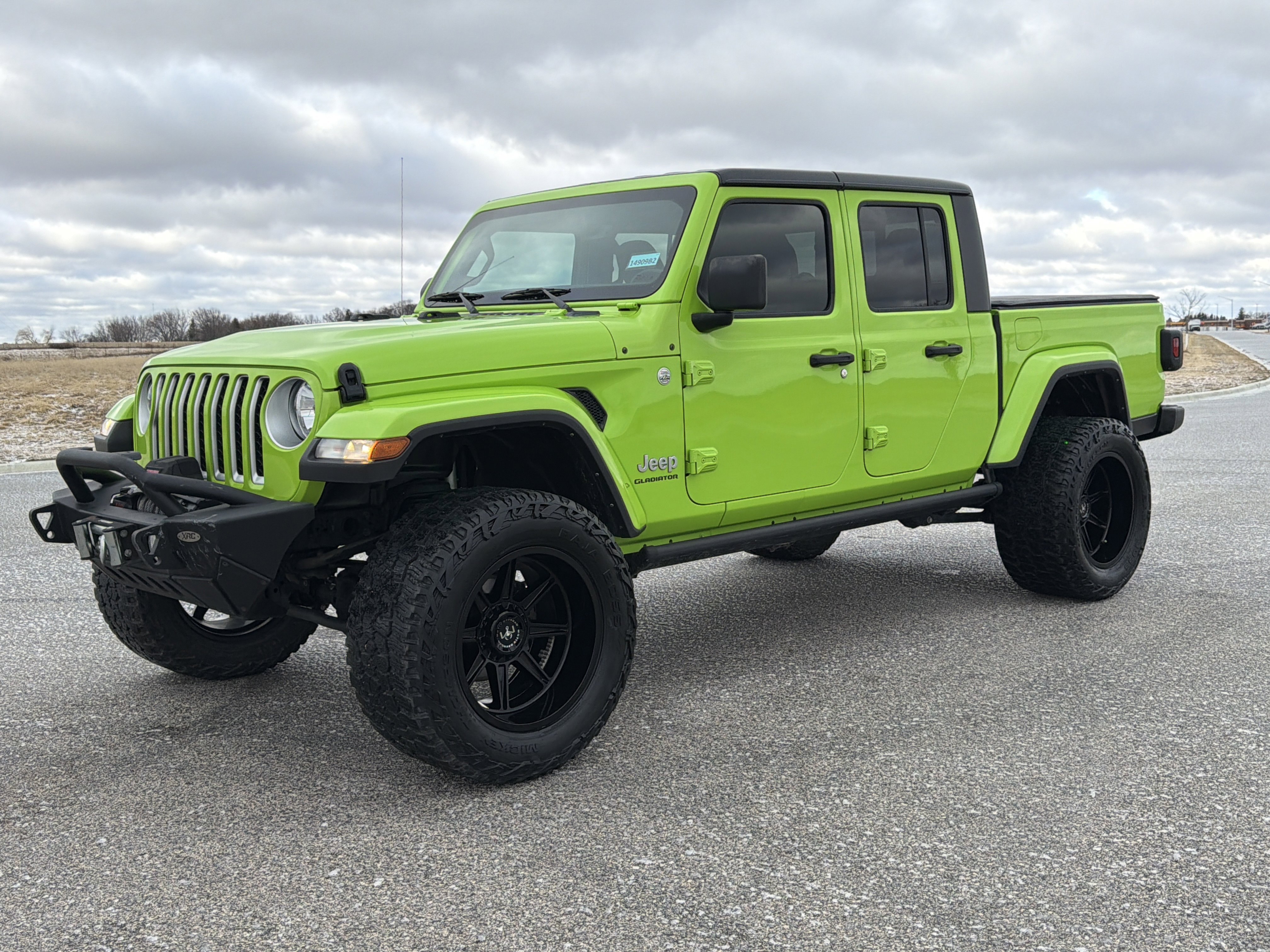 Used 2021 Jeep Gladiator Overland with VIN 1C6HJTFG5ML622286 for sale in Saint Charles, Minnesota