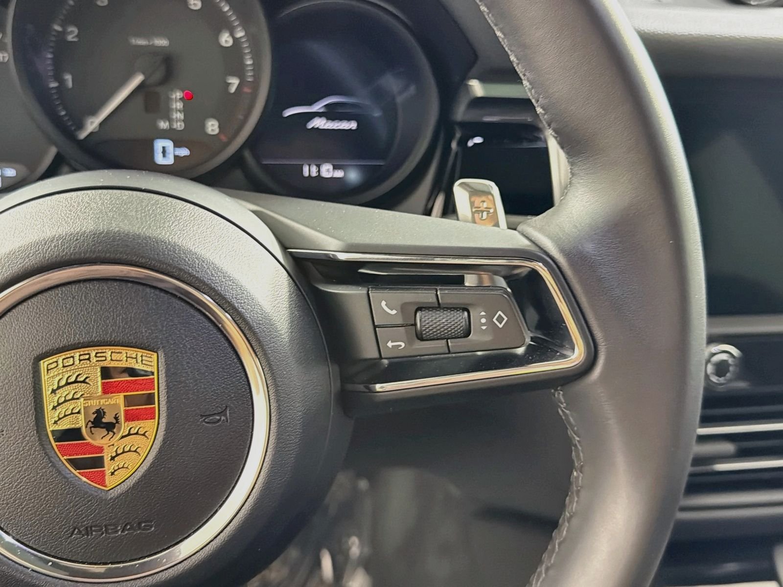 2025 Porsche Macan Base - Photo 13