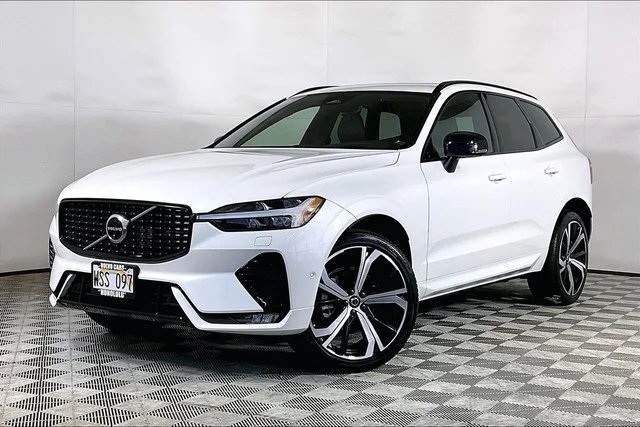 2022 Volvo XC60 B5 R-Design