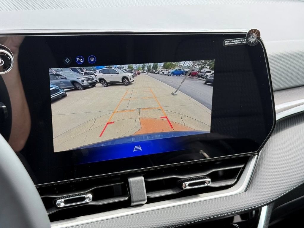 2027 Chevrolet Equinox LT - Photo 20