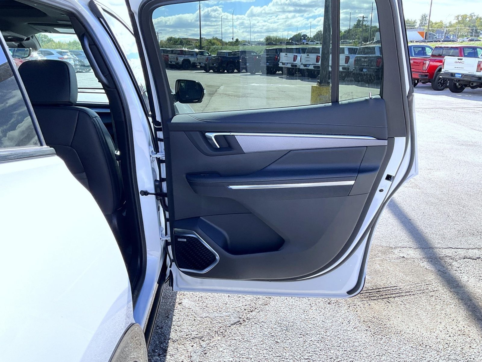 2027 Buick Enclave Sport Touring - Photo 17