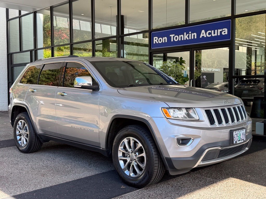 Used 2015 Billet Silver Metallic Clearcoat Jeep Limited image 2