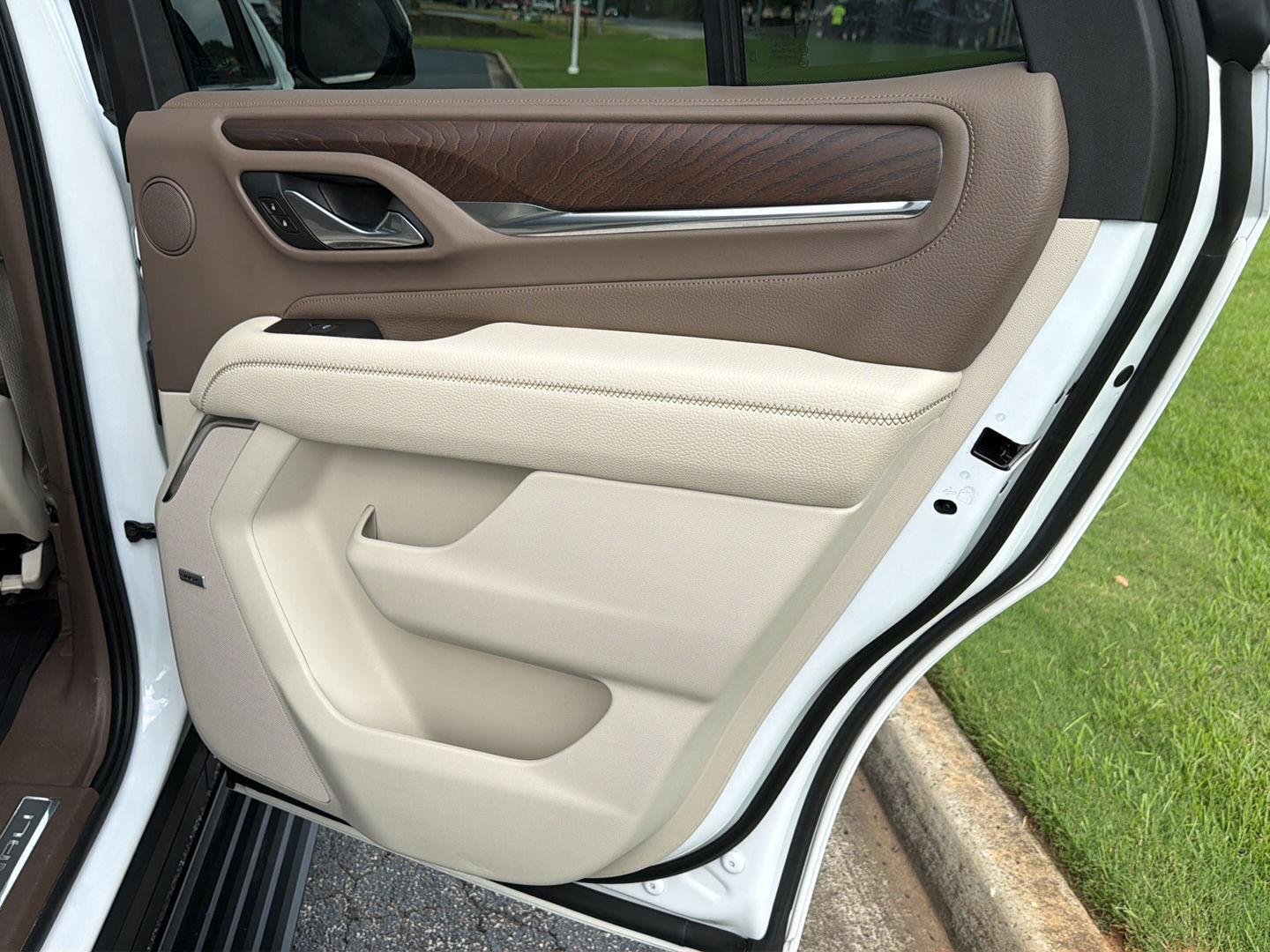 Used 2021 Summit White GMC Denali image 17