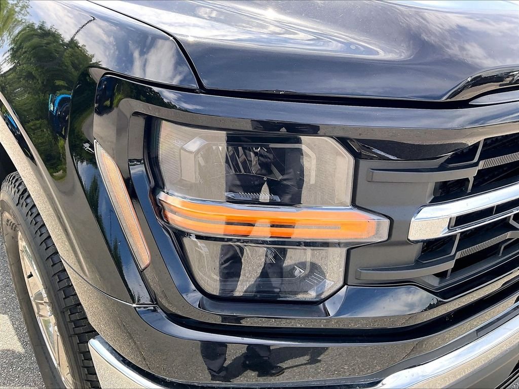 Used 2025 Agate Black Metallic Ford XLT image 29