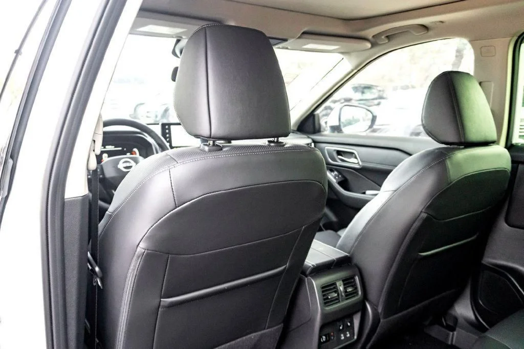 New 2026 White Nissan Platinum image 19