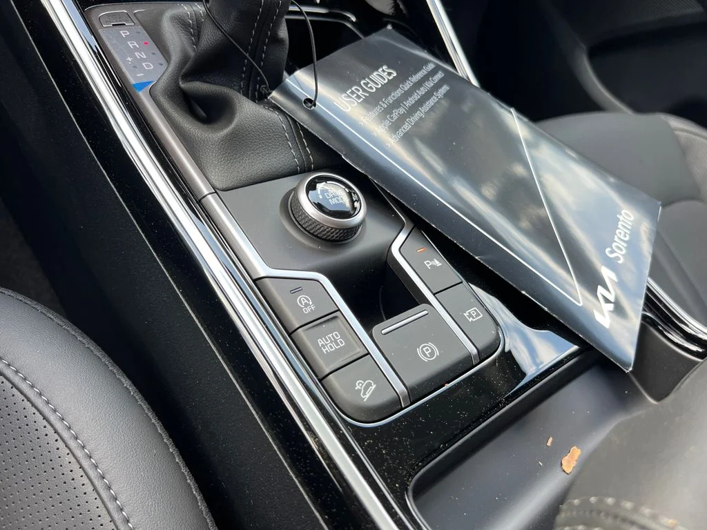 2025 Kia Sorento SX - Photo 31
