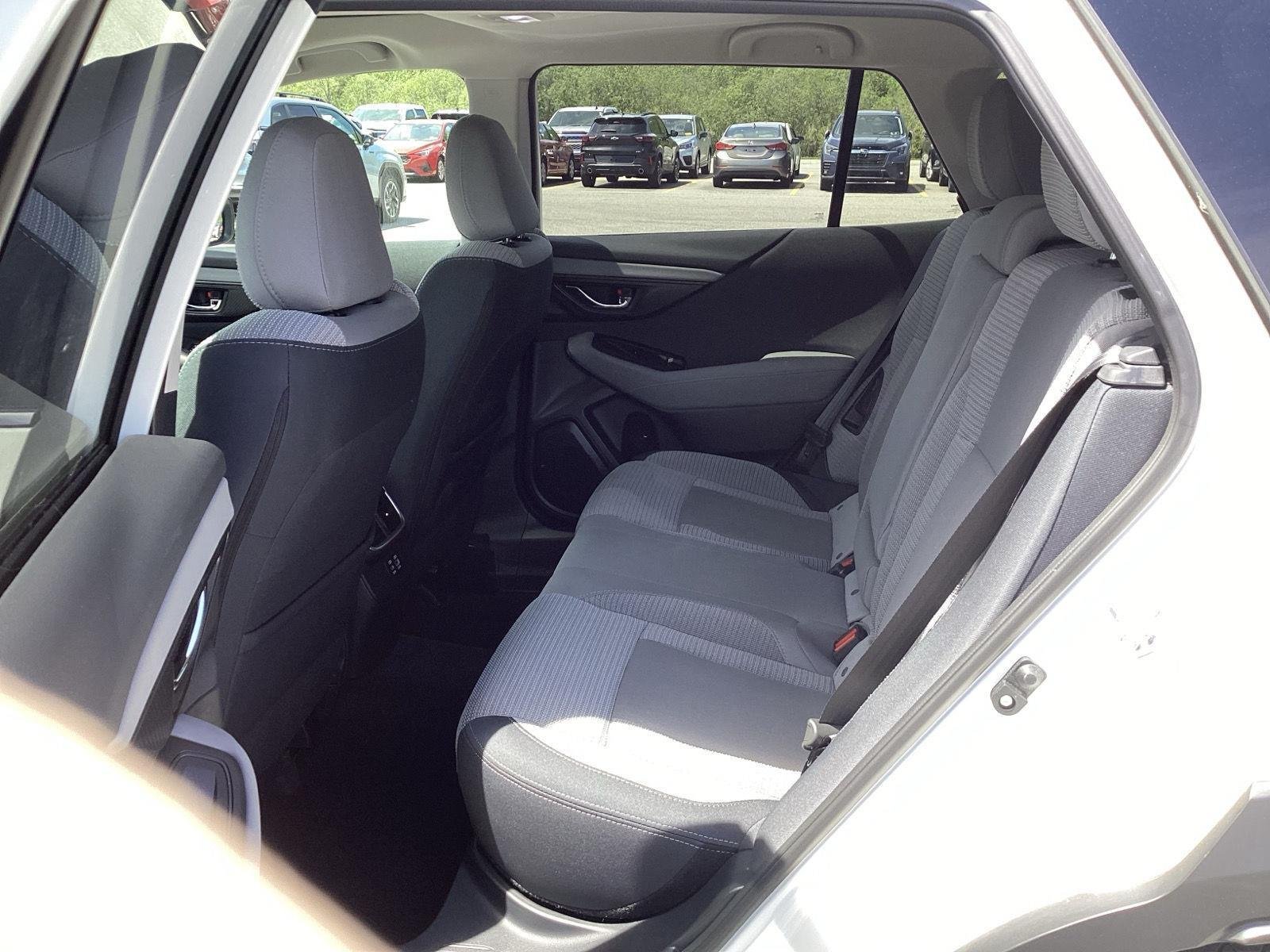 2025 Subaru Outback Premium - Photo 13