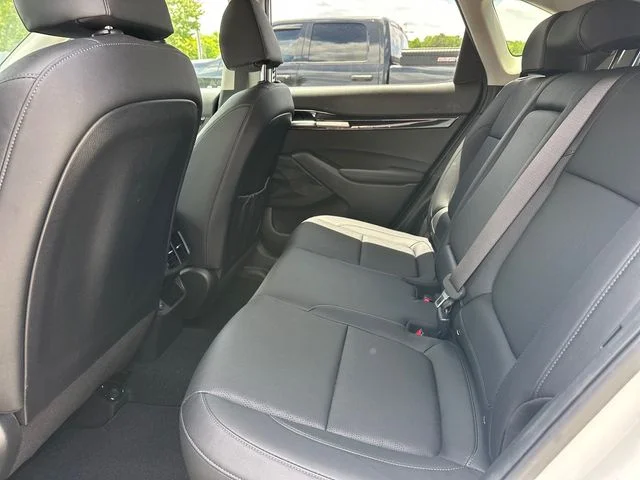 Used 2022 White Kia SX image 12