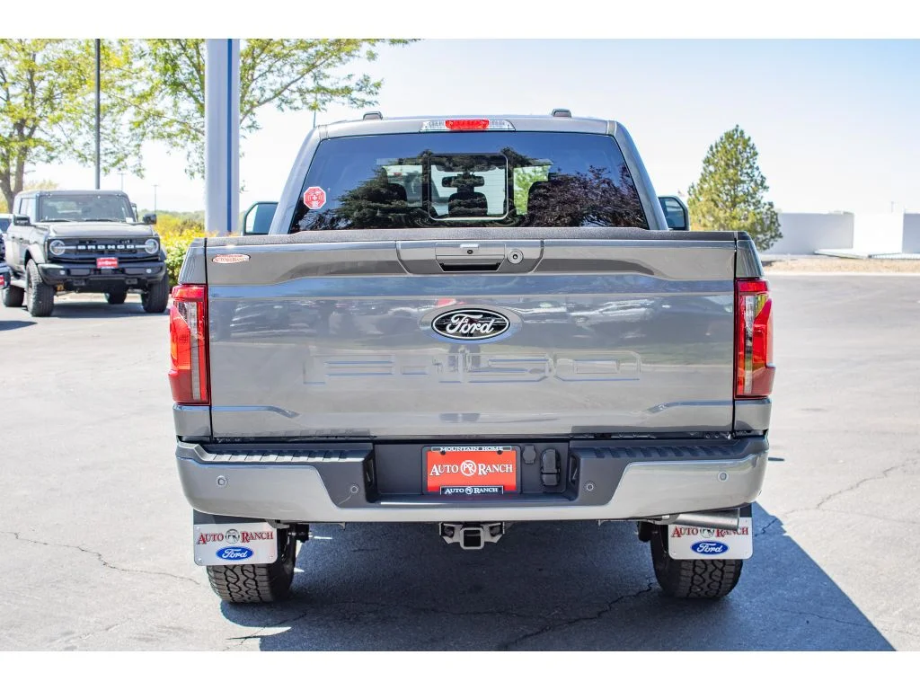 New 2026 CARBONIZED GRAY METALLIC Ford XLT image 7