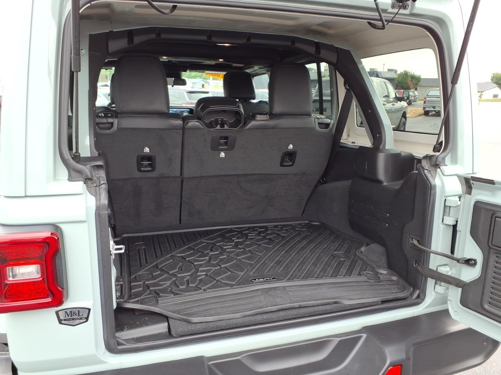 Used 2024 Gray Jeep Sahara image 22