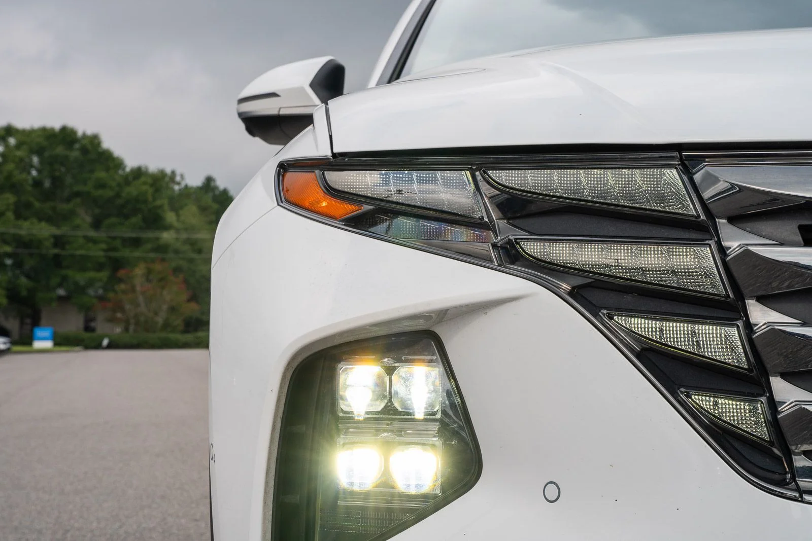 Used 2024 White Hyundai Limited image 9