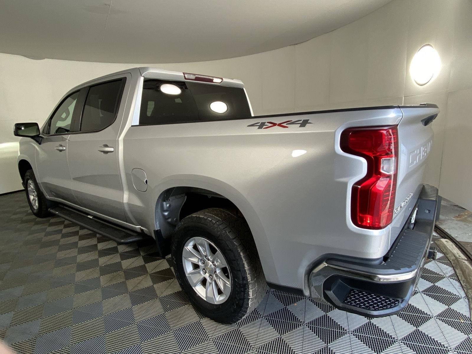 Used 2021 Silver Ice Metallic Chevrolet LT image 12