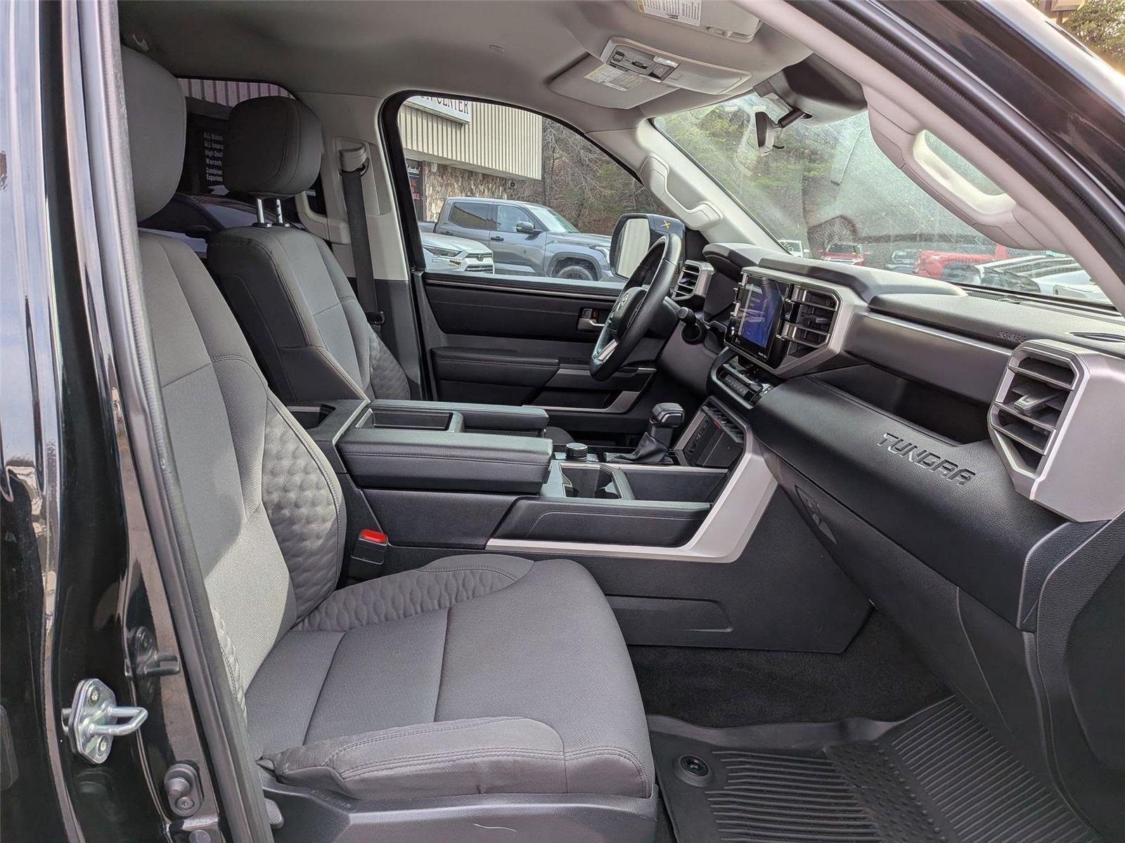 Used 2022 Midnight Black Metallic Toyota SR5 image 32