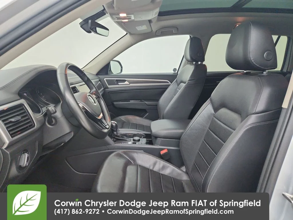 Used 2019  Volkswagen SEL image 18