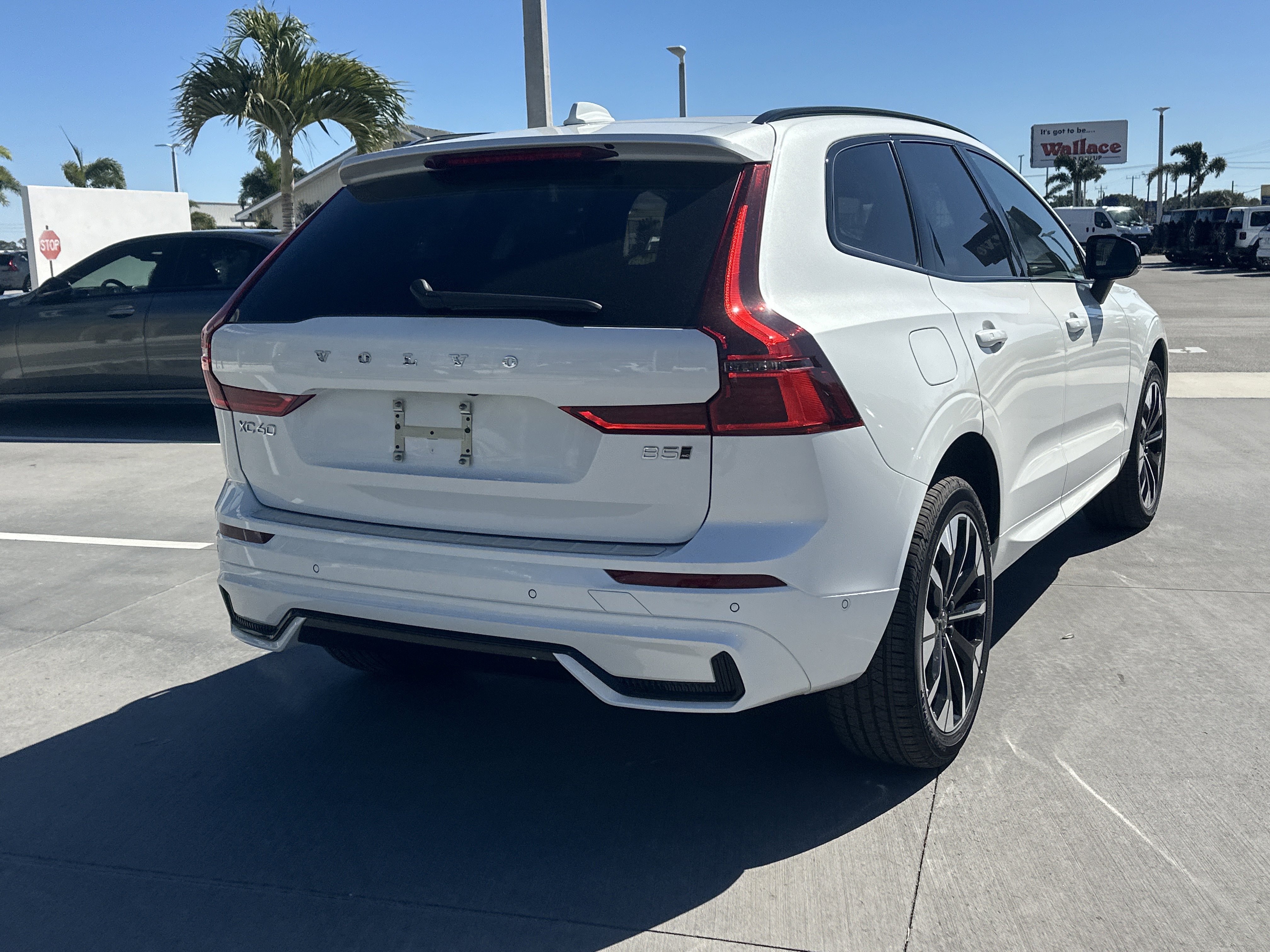 New 2026  Volvo Plus image 6