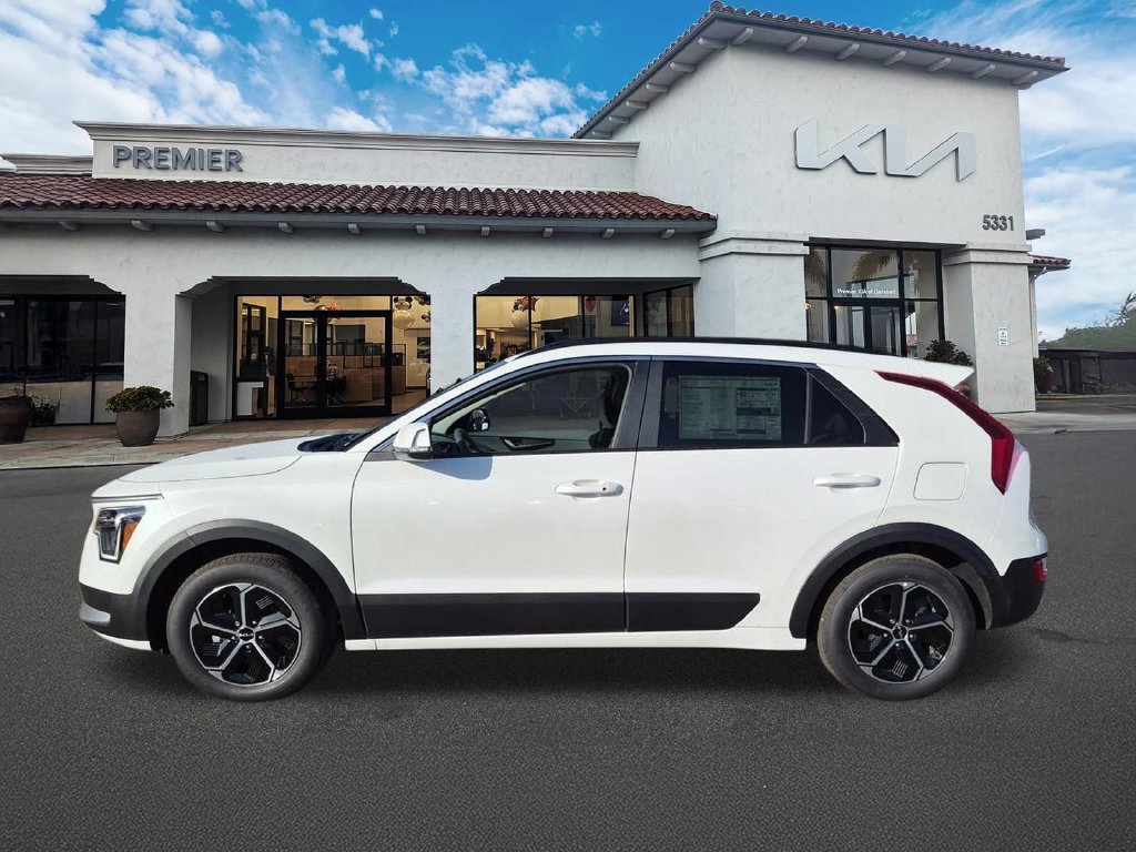 New 2026 Snow White Pearl Kia EX image 5