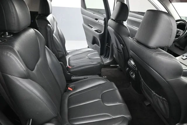 Used 2022 Green Hyundai SEL image 19