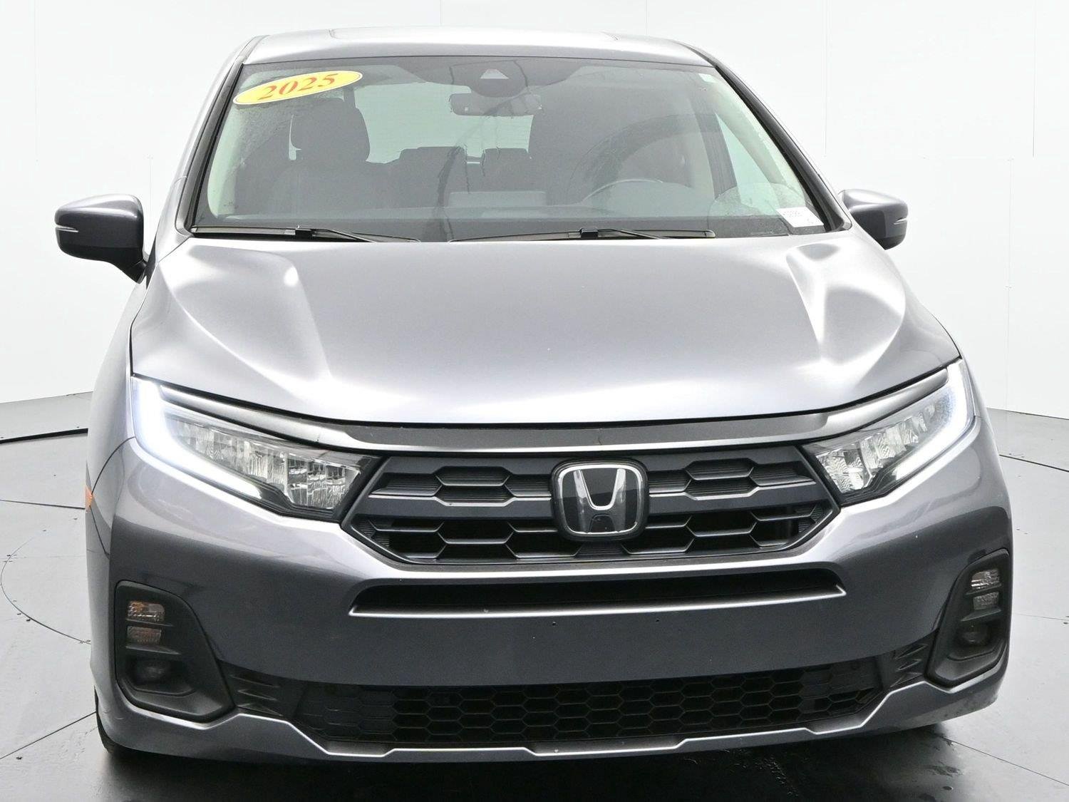 Used 2025  Honda EX-L image 2