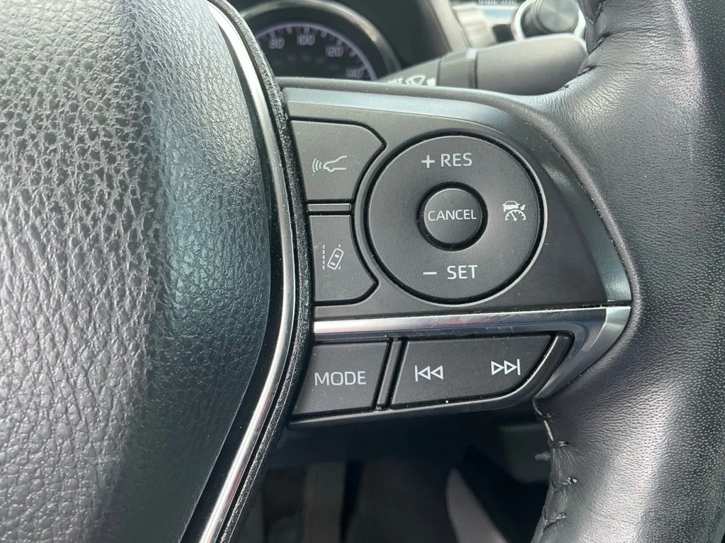 Used 2020 Beige Toyota XLE image 36