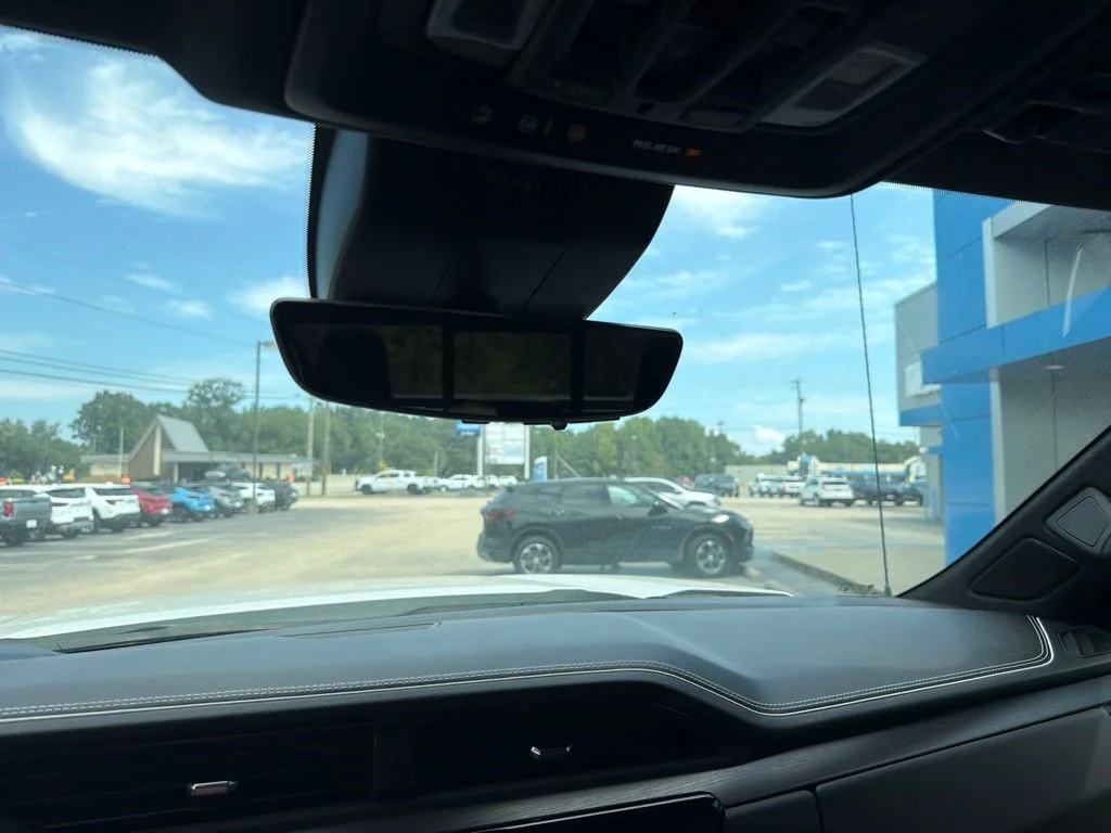 New 2026 White GMC AT4X image 27