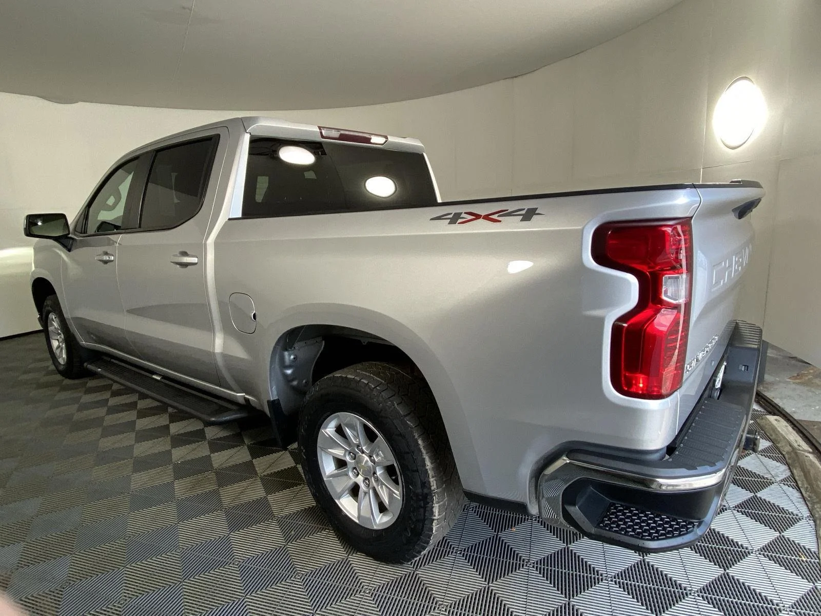 Used 2021 Silver Ice Metallic Chevrolet LT image 14