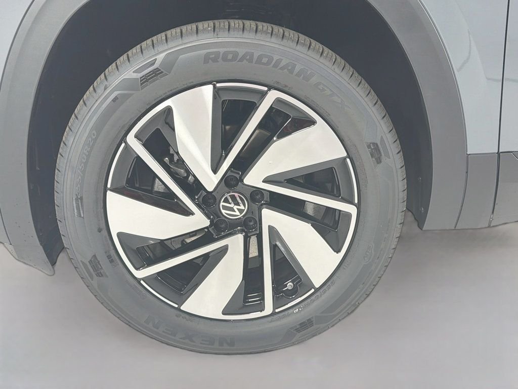 New 2026 Pure Gray Volkswagen 2.0T SE w/Technology 4MOTION image 32