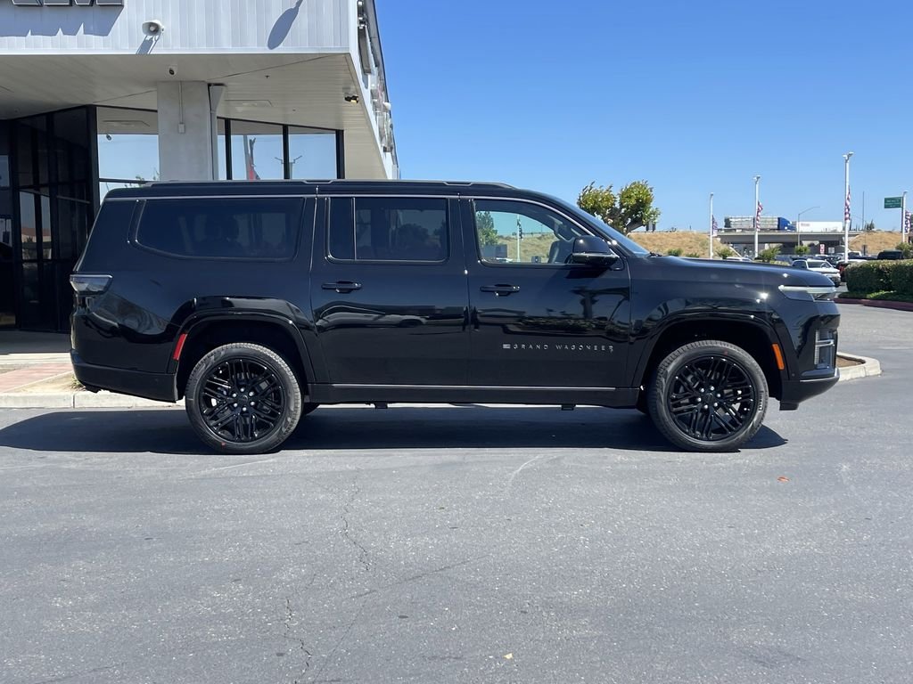 New 2026 Velvet Red Pearl-Coat Exterior Paint Jeep Limited image 5