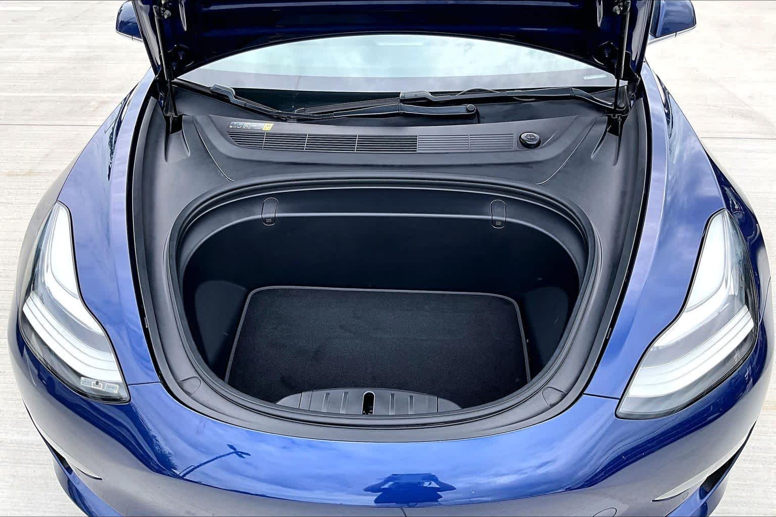 Used 2018 Pearl White Multi-Coat Tesla Long Range Battery image 27