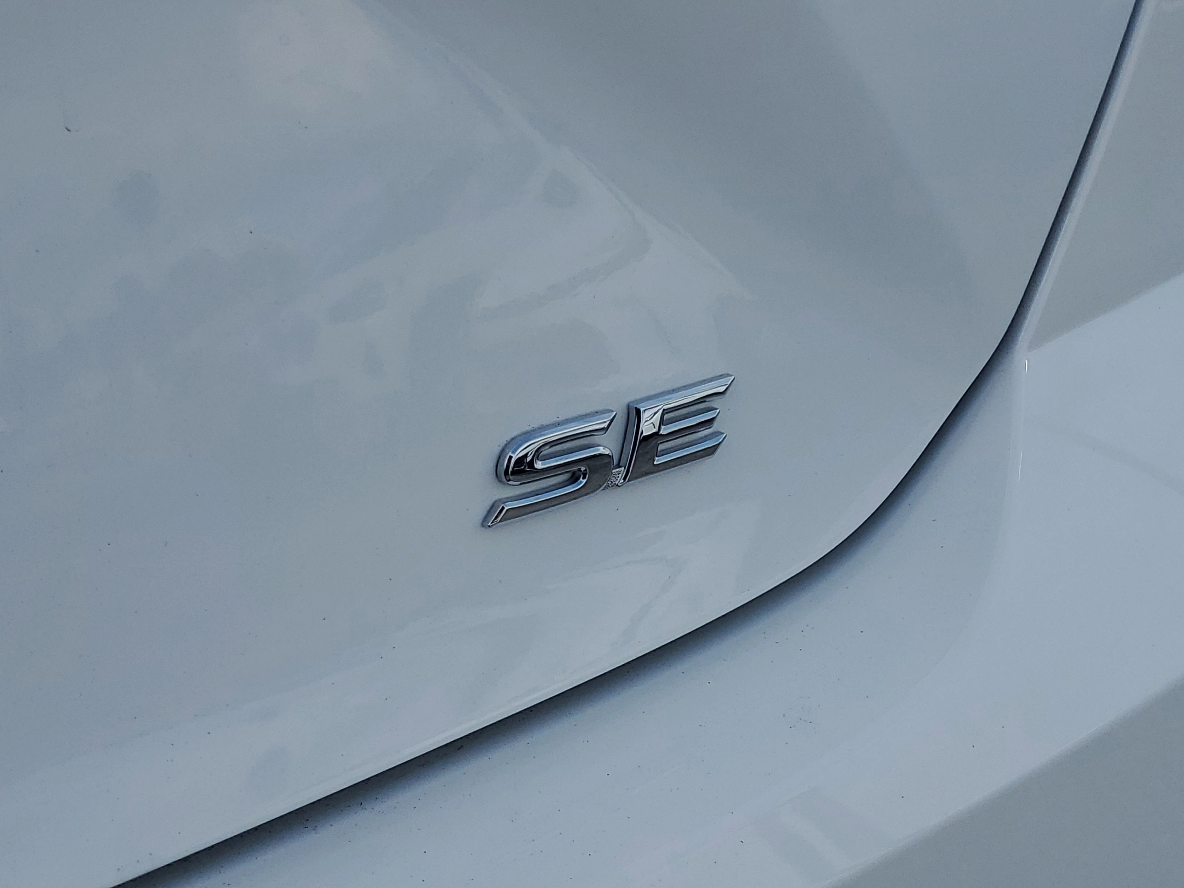 Used 2025 Ice Cap Toyota SE image 10