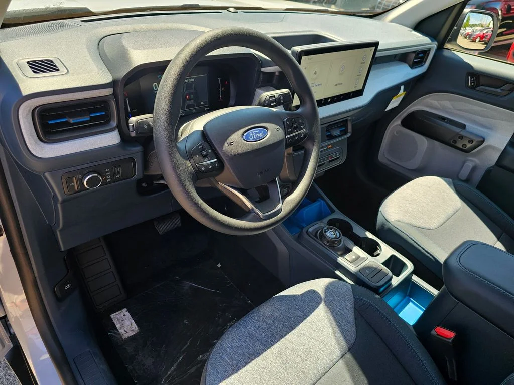 New 2025 Space White Metallic Ford XLT image 19