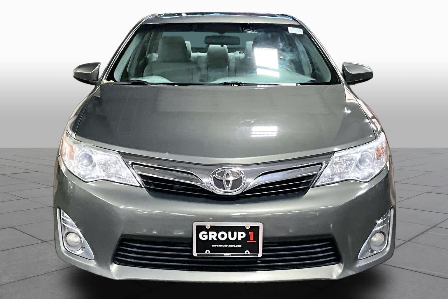 Used 2014 Cypress Pearl Toyota XLE image 4