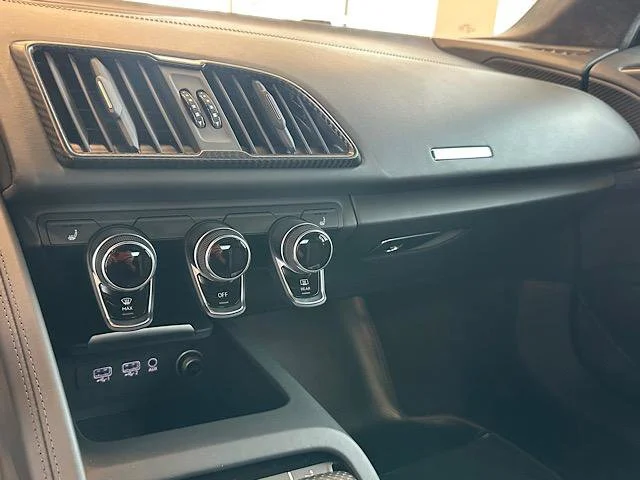 Used 2017 Daytona Gray Pearl Effect Audi V10 image 24