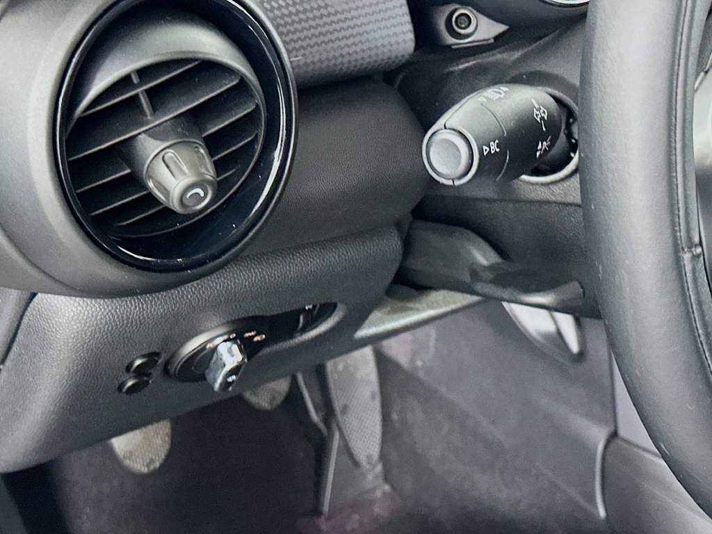 Used 2016 Black MINI Base image 10