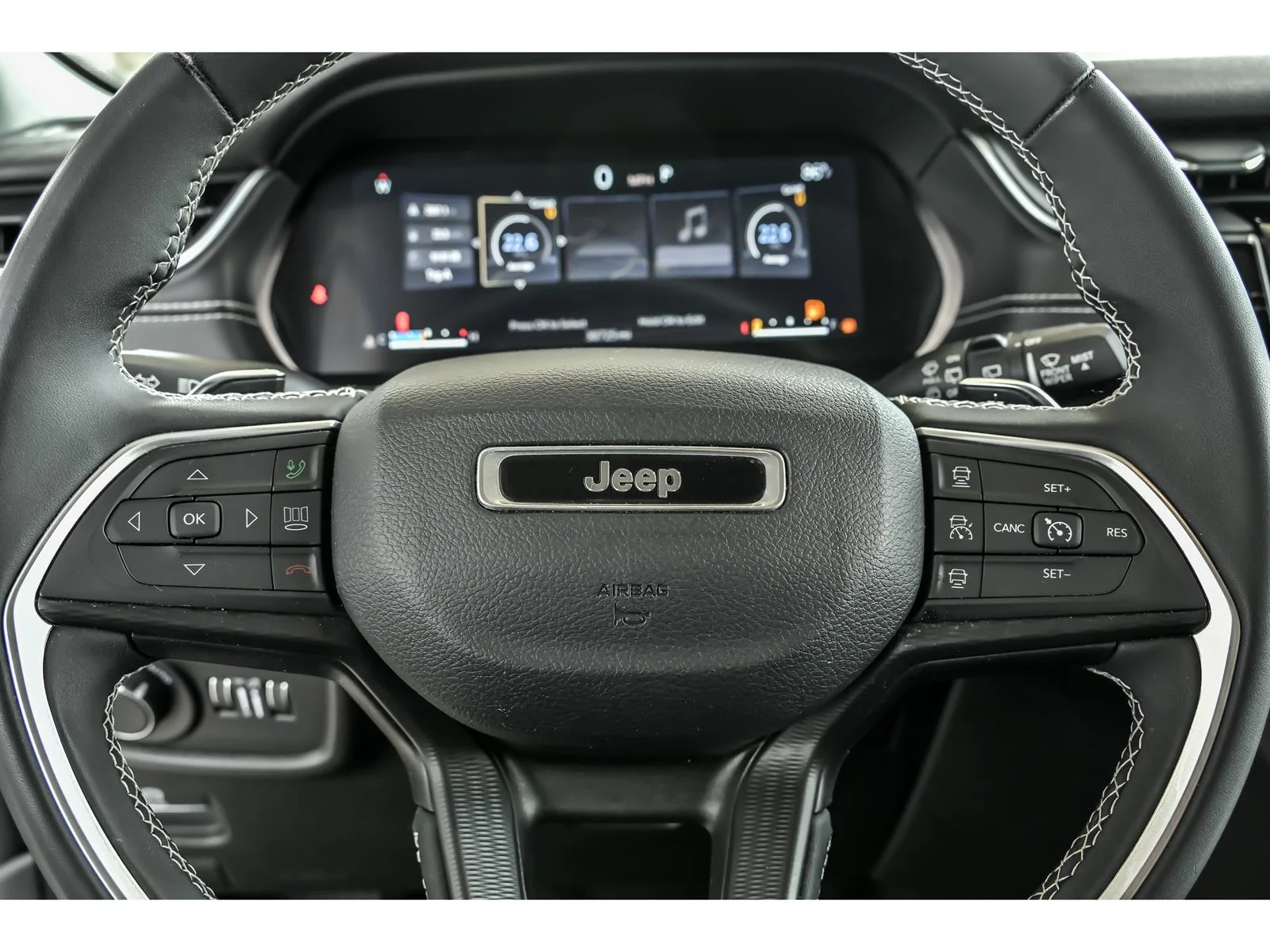 Used 2023 Black Jeep Laredo image 16