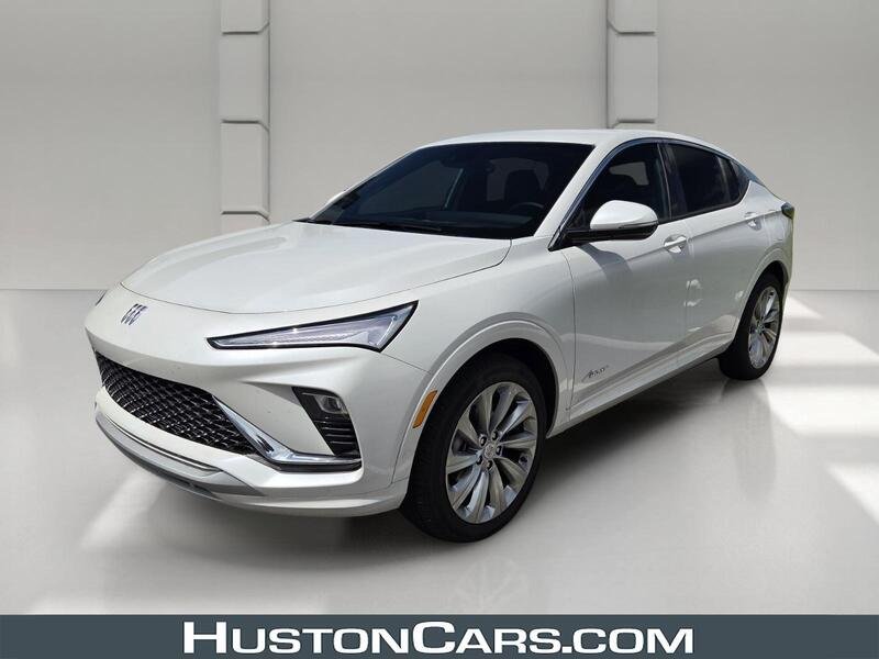 Used 2025 White Frost BUICK AVENIR image 1