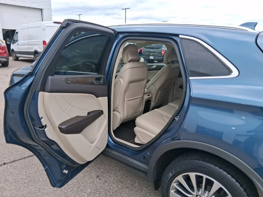 Used 2018 Diamond Lincoln Reserve image 31