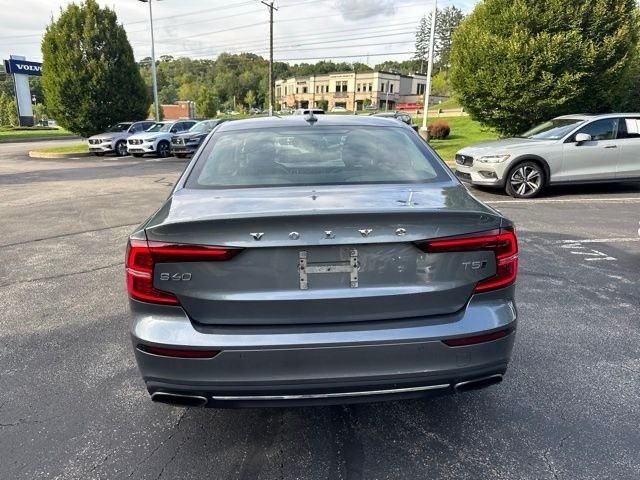 Used 2021 Gray Volvo T5 Inscription image 5