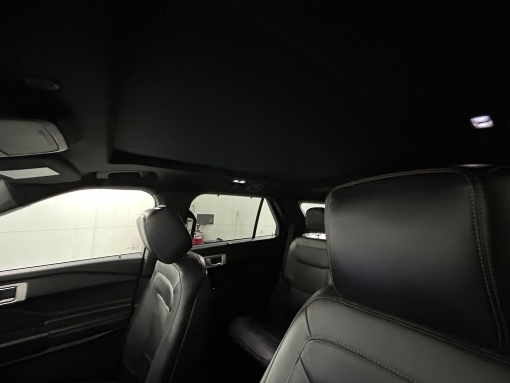 Used 2020 Green Ford Limited image 25