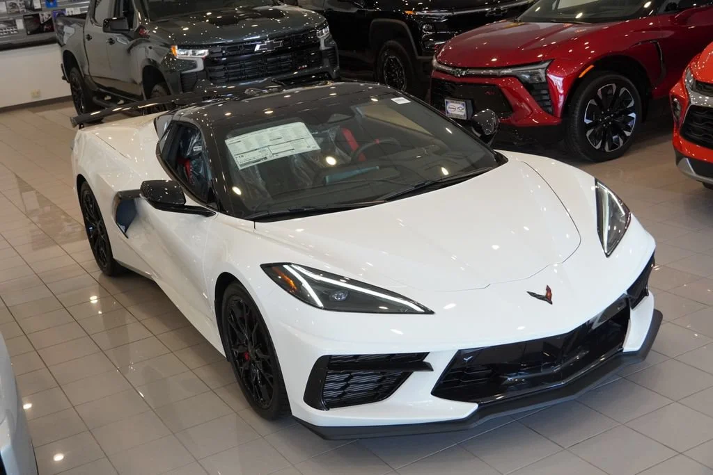 New 2026 Arctic White Chevrolet 2LT image 4