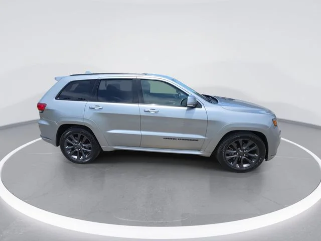 Used 2018 Silver Jeep Overland image 9