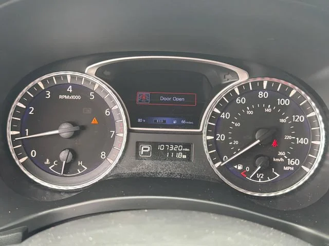 Used 2020 Silver INFINITI PURE AWD image 27