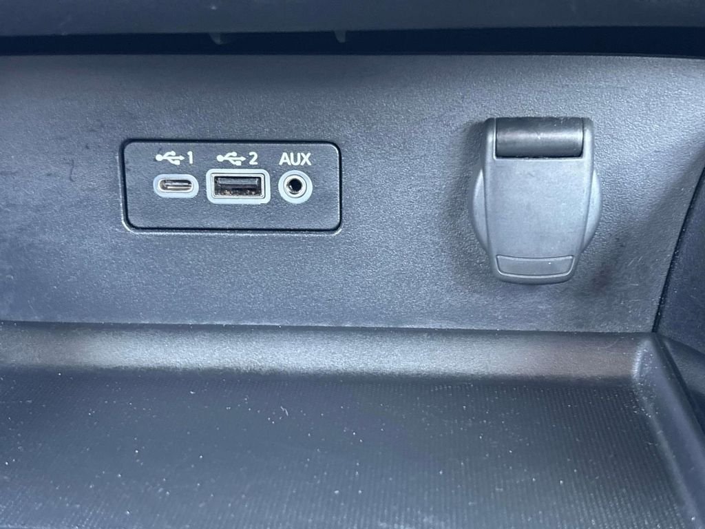 Used 2024 Silver Nissan 2.5 SV image 29