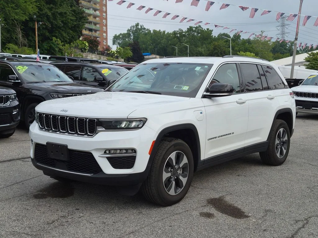 Used 2023 White Jeep 4xe image 2