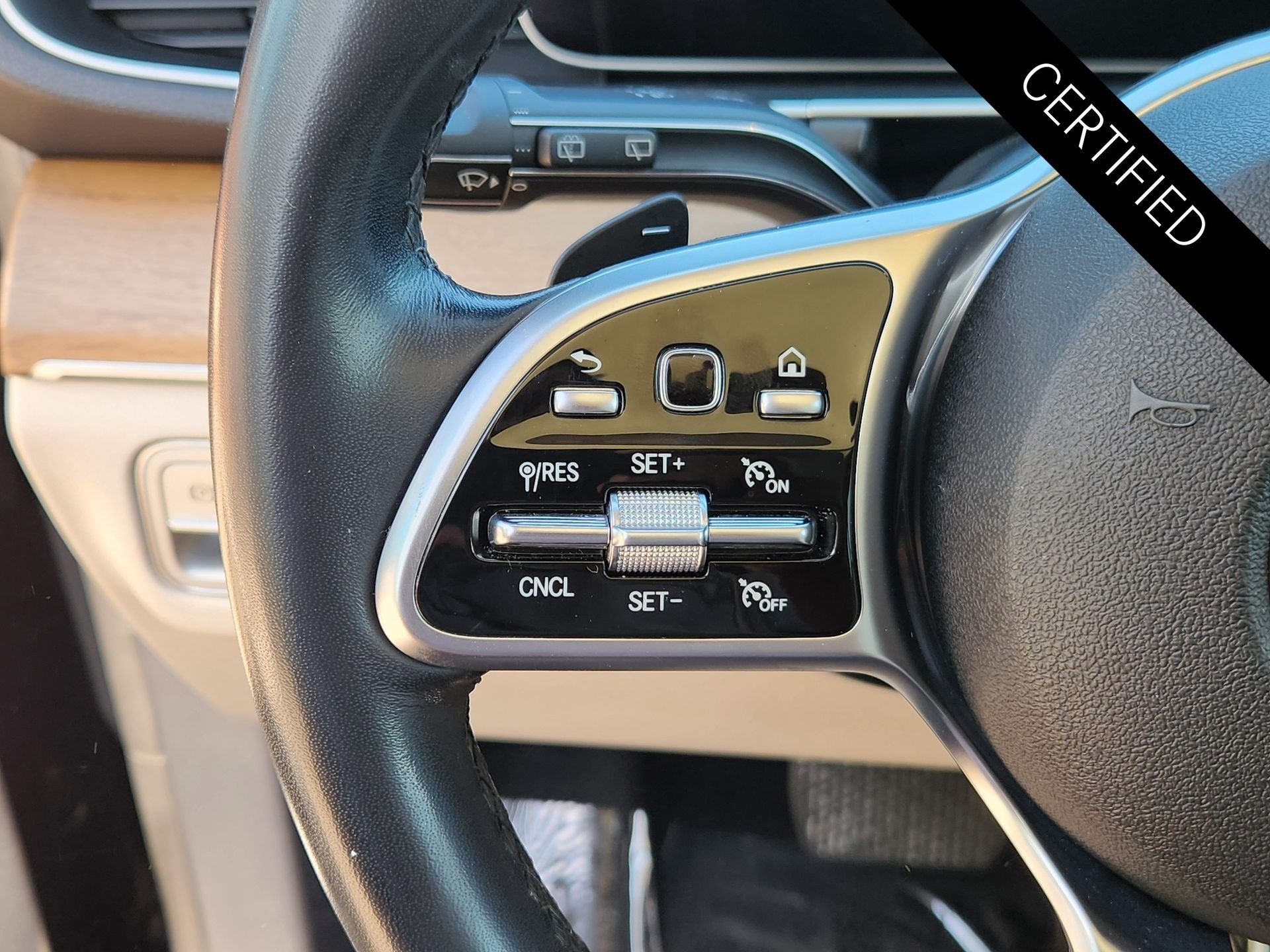 Certified Used 2022 Black Mercedes-Benz GLE 350 image 28