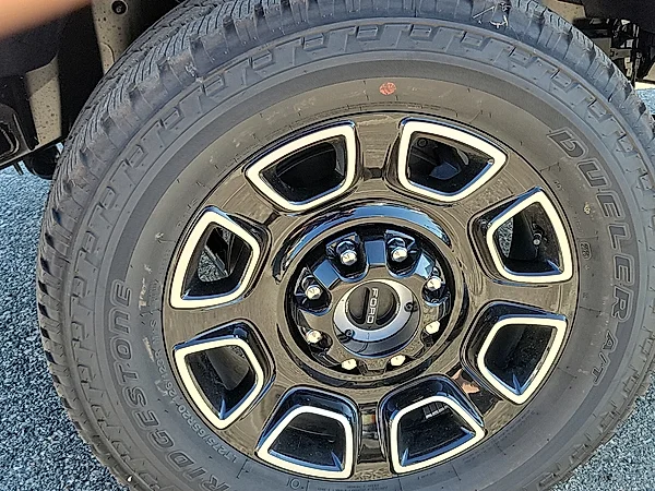 New 2027 STAR WHITE Ford Platinum image 10