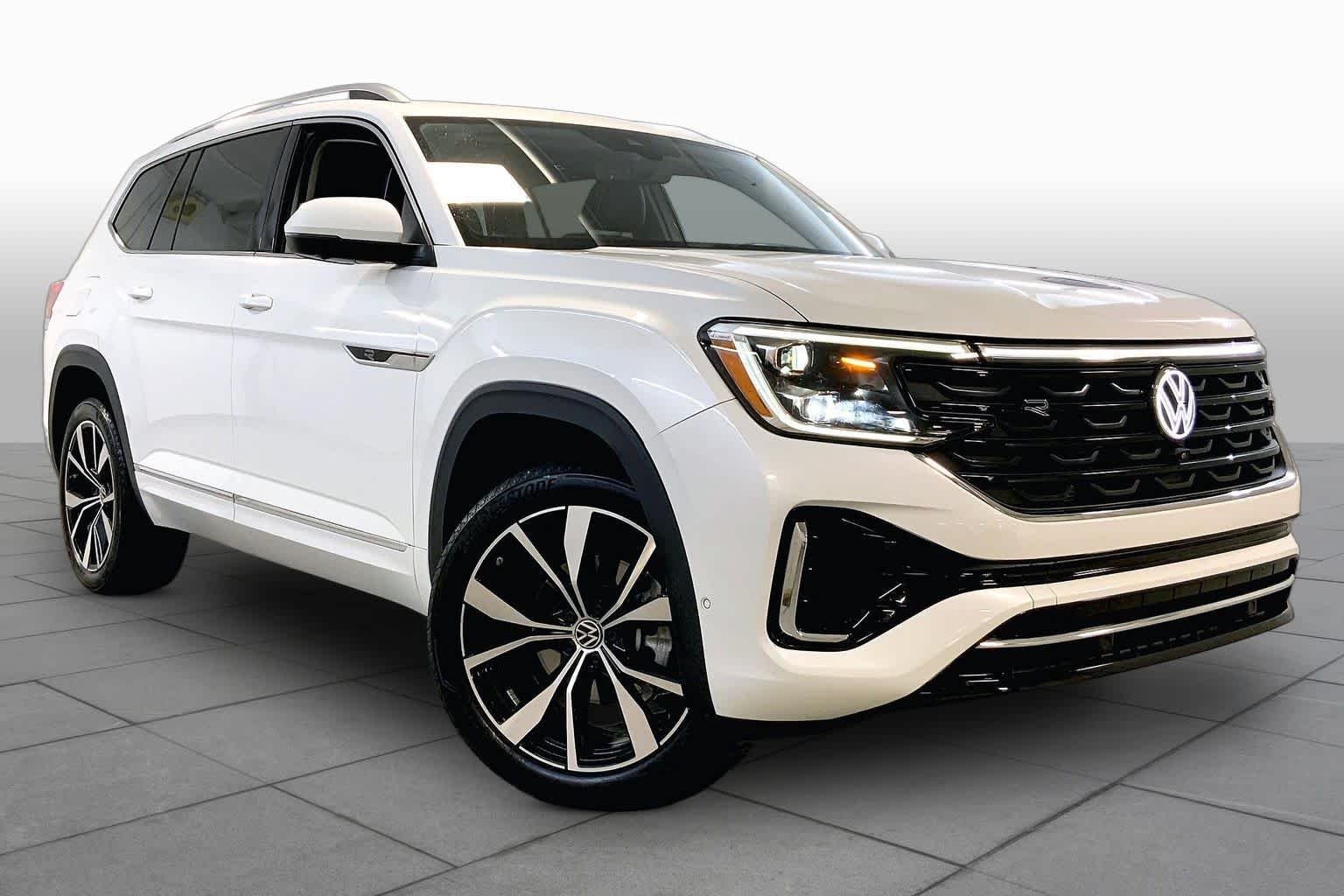 Used 2024 Volkswagen Atlas SEL Premium R-Line with VIN 1V2FR2CA3RC578930 for sale in Kansas City