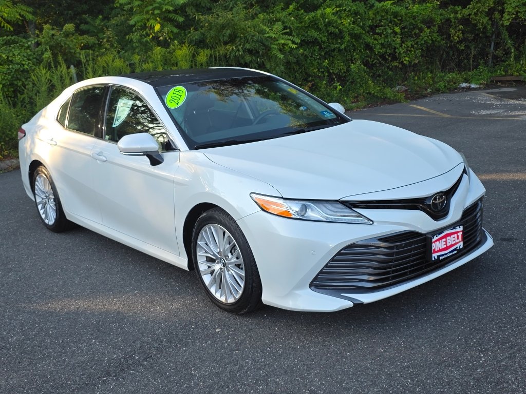 2018 Toyota Camry XLE - Photo 9
