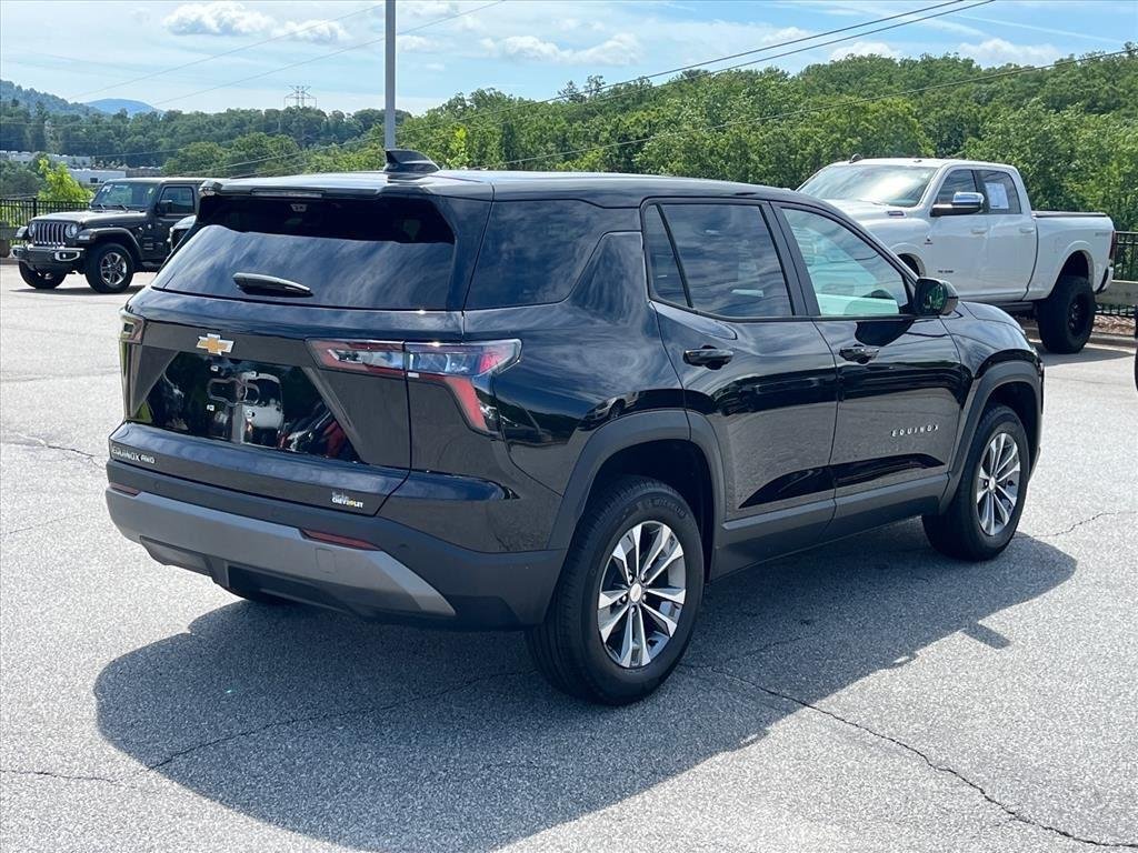 New 2026 Mosaic Black Metallic Chevrolet LT image 4