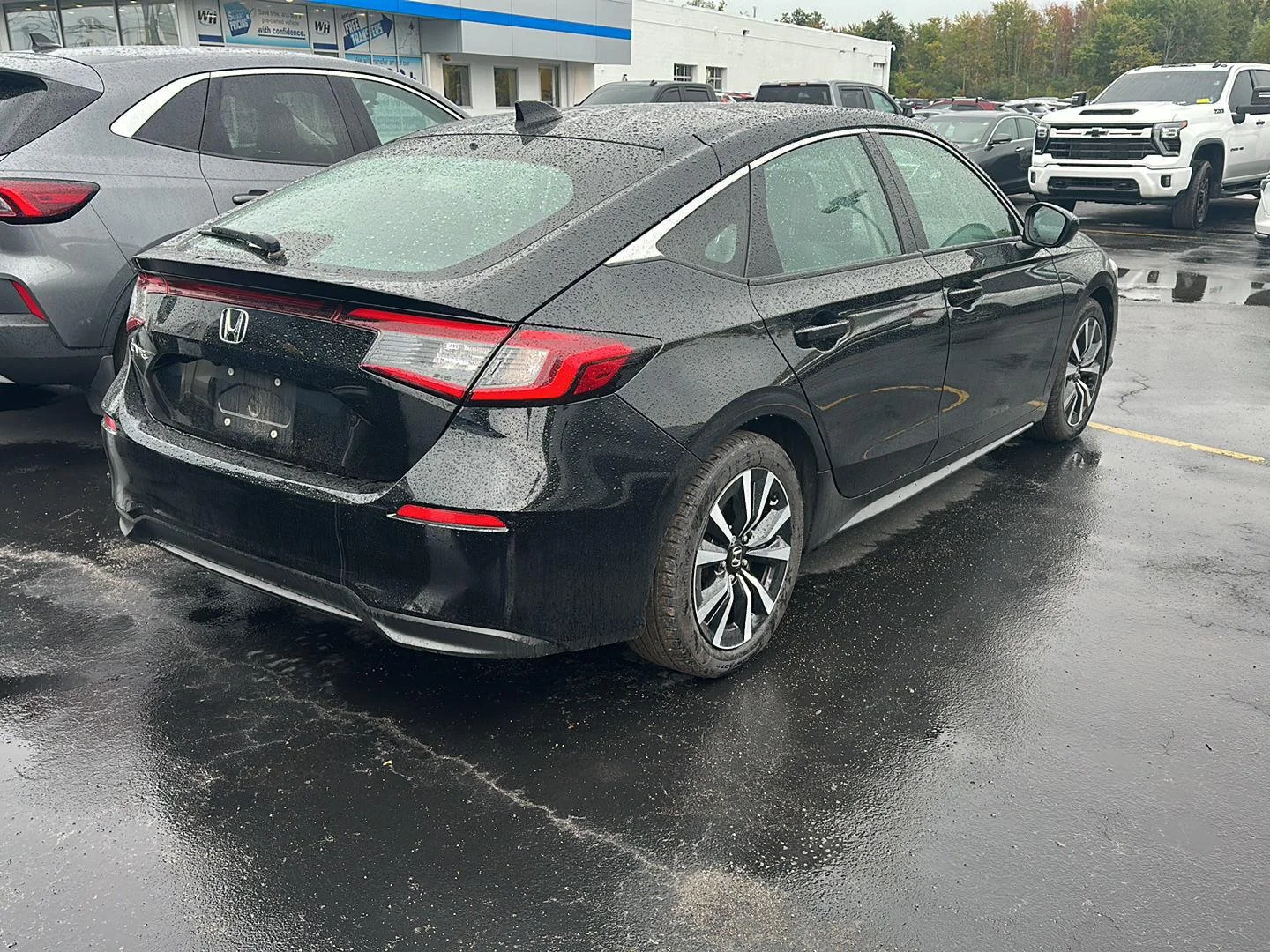 Used 2024 Crystal Black Pearl Honda EX-L image 2