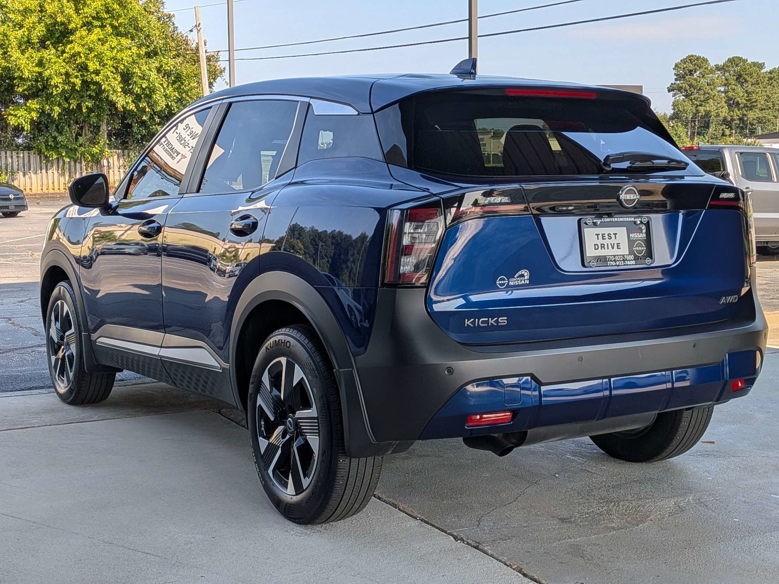 Used 2025 Blue Nissan SV image 5